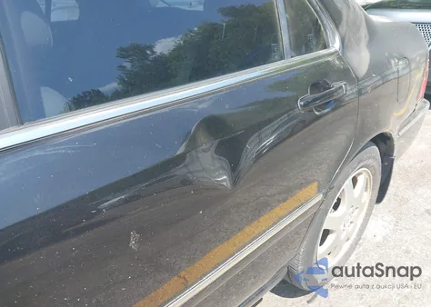 2002 Acura Rl 3.5 z USA, uszkodzony, nr VIN JH4KA96532C007540